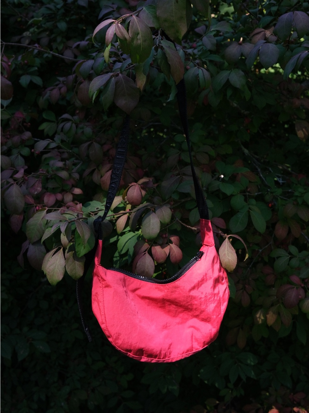 Baggu Small Crescent Bag Candy Apple